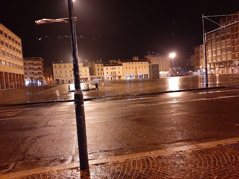 Bar Onda Marina by Night