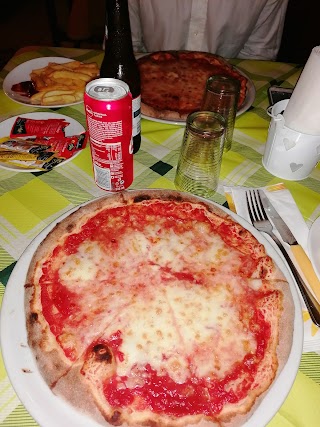 Pizzeria "Mangiami Tutta"