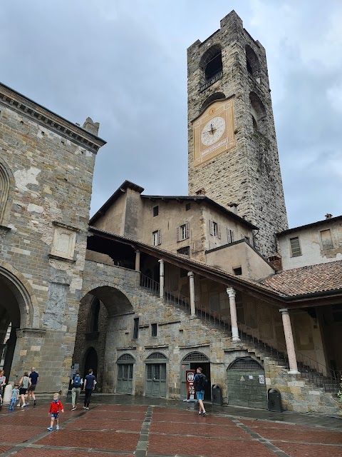 Guida turistica di Bergamo Chiara Gambirasio Stadtfuehrerin