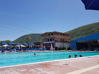 Complesso "Isola Blu Piscine"