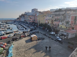 Istituto Superiore Statale "F. Caracciolo - G. Da Procida"