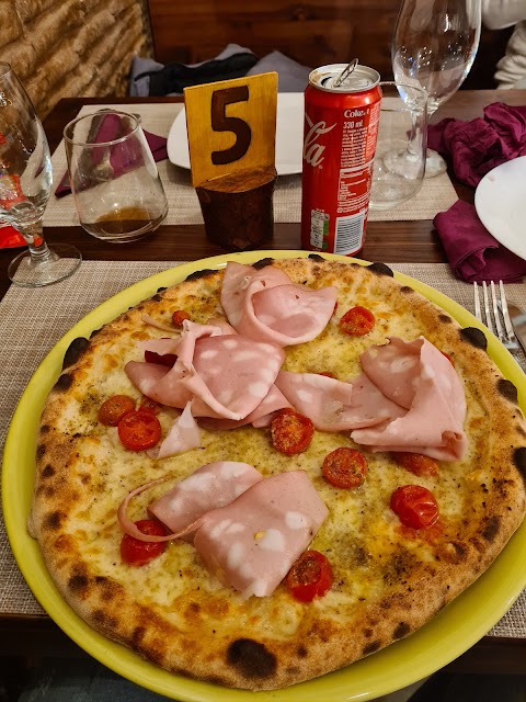 La Caverna Pizzeria - Polleria - Rosticceria