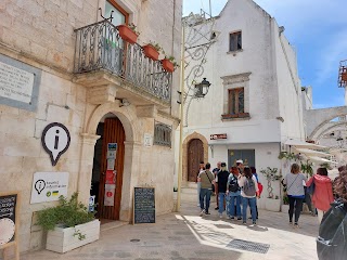 Info-Point turistico/ Tourist Office Locorotondo