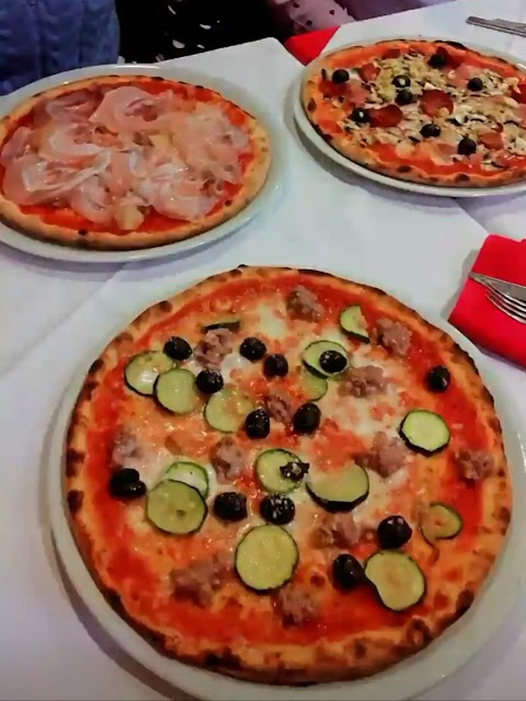 Pizzeria Ristorante - La Mimosa | Pizza - Carne - Specialità Pesce