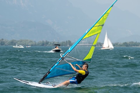 Sportaction - Lake Iseo Experience - Vela, Windsurf, Kitesurf, Triathlon, SUP sul Lago d'Iseo - Corsi canoa Lago d'Iseo