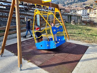 Parco giochi inclusivo