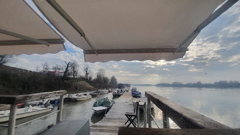 Ancora Nautical Pub