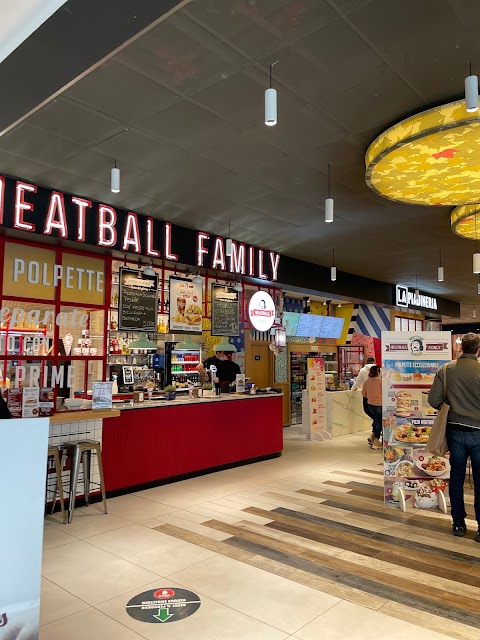 Meatball Family Roma - Maximo Shopping Center