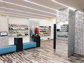 Platinum Sneakers Store