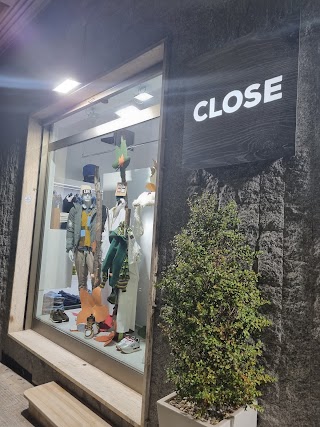 Close Fashion Store