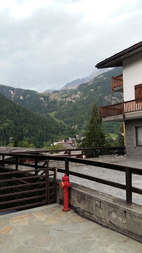 Scuola di Sci e Snowboard Monte Bianco