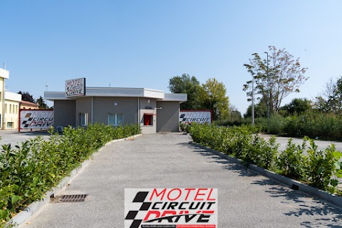 Motel Circuit drive