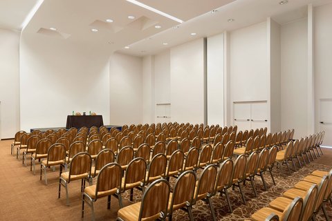 Sheraton Milan Malpensa Airport Hotel & Conference Centre