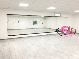 E.L. Dance Studio a s d