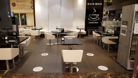 Black House Coffee Shop