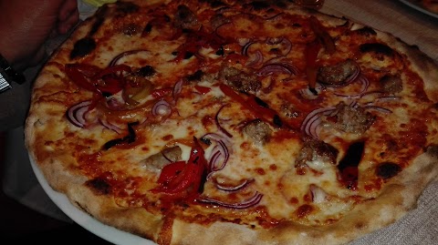 Trattoria Pizzeria Magna & Tasi