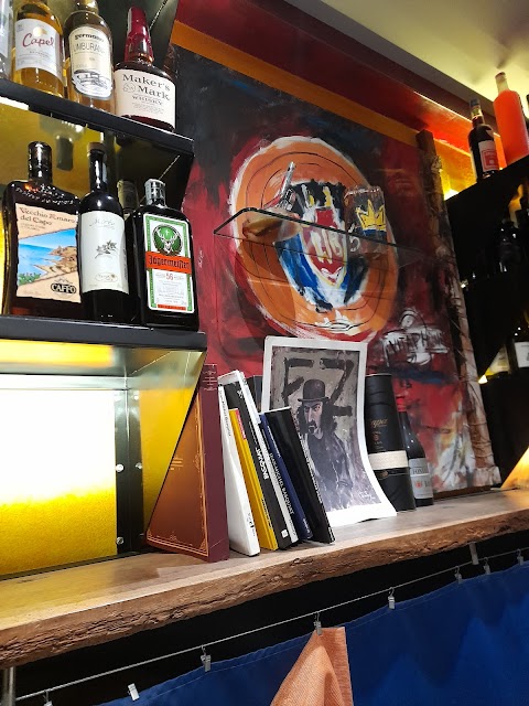 Basquiat Lounge Bar