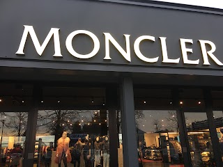 Moncler Village