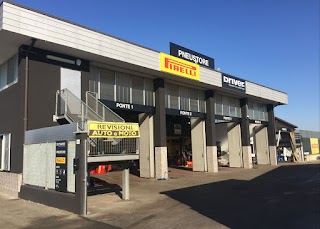 PNEUSTORE S.R.L. - Driver Center Pirelli