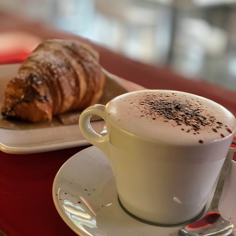 Bar tavola calda stazione di servizio FC