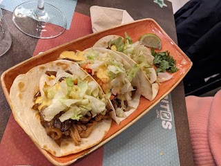 Britos Tacos y Burritos