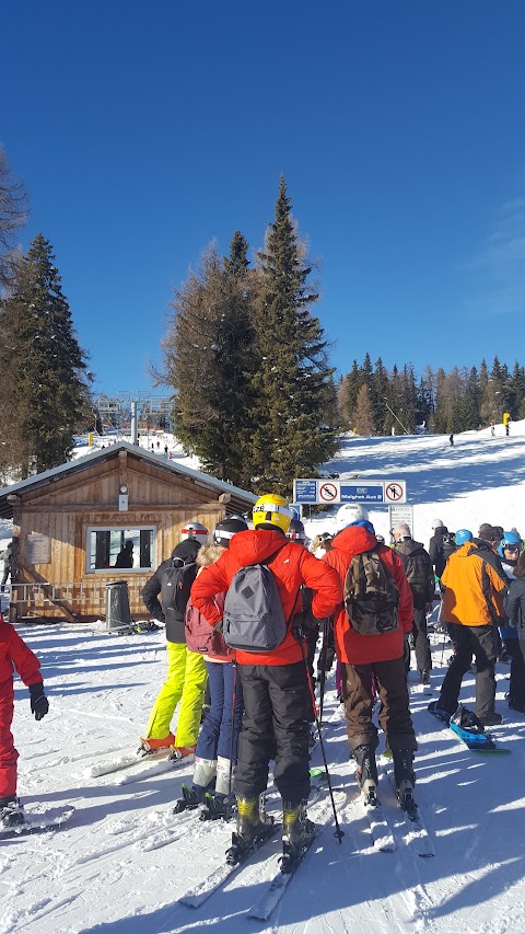 Scuola Italiana Sci e Snowboard Folgarida Dimaro - Loc. Ski Center