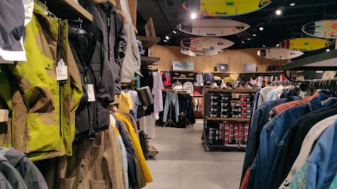 Boardriders Outlet Quiksilver Billabong Roxy Element DC Shoes