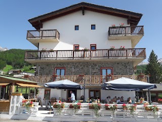 Albergo Chalet Des Alpes Di Adorni David E C. S.A.S.