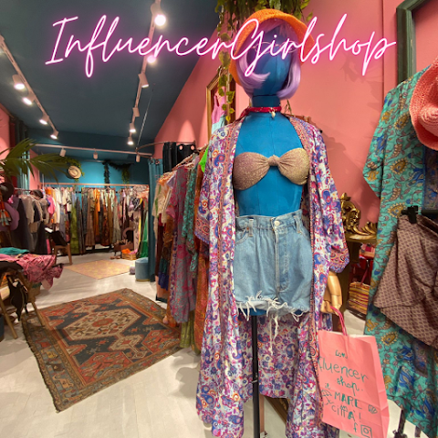 influencer girl shop