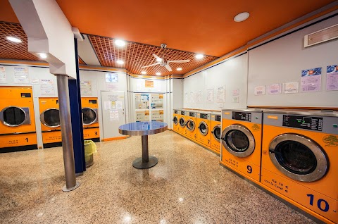 LAVANDERIA SELF - SERVICE LAUNDRY ZEVIO