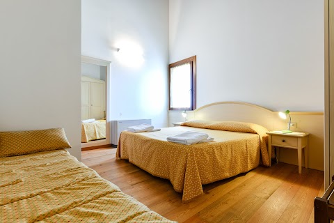 Palazzo Rosso Farm and Holiday Rental Apartments Agriturismo with swimming pool relaxation area with sauna jacuzzi in Longare