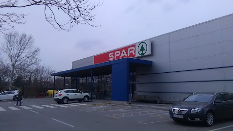 Hipermarket SPAR