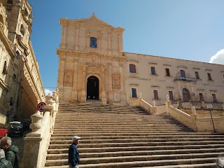 MELAGODO VIAGGI NOTO - Escursioni Sicilia / hotel B&B case vacanze / Infiorata 2021 NOTO