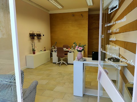 360° Nails di Charol Forini