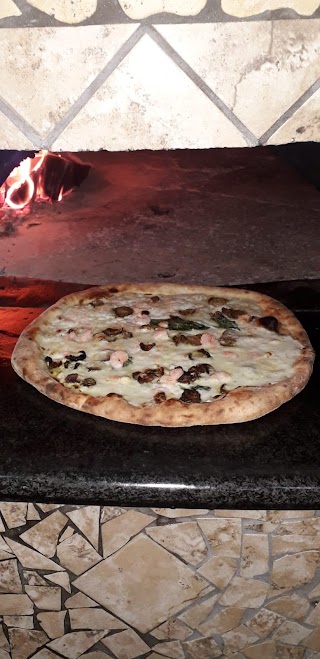 La Vecchia Napoli Pizzeria è Paninoteca