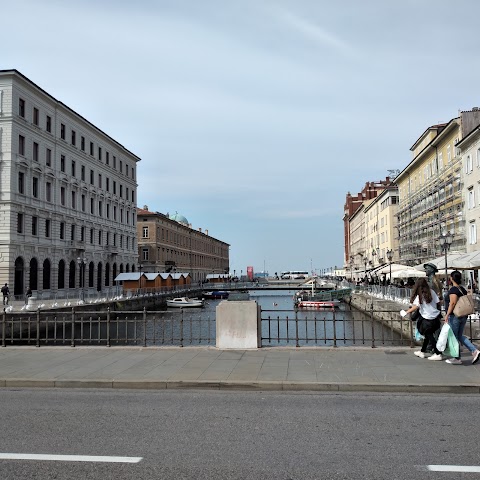 Caffè Ferrari Trieste bar