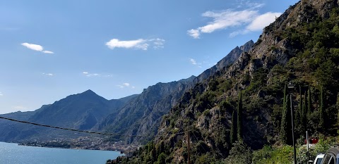 Parcheggio inizio percorso ciclopedonale Limone (disco orario120')