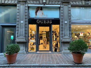 Guess Como Footwear