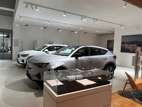 Volvo Auto Bologna - San Lazzaro. A Penske Automotive Dealership