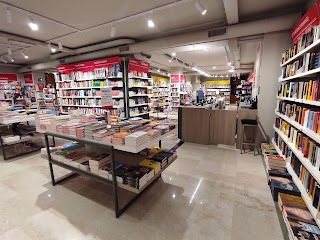 Mondadori Bookstore Settimo Torinese