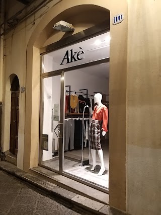 Akè