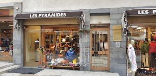 Les Pyramides