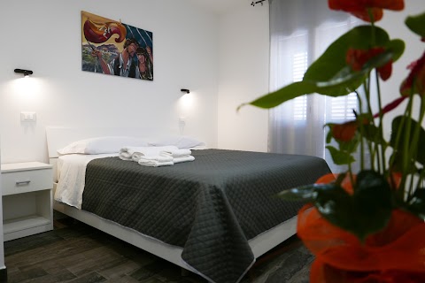 Opera Boutique Rooms B&B e Affittacamere con Ristorante