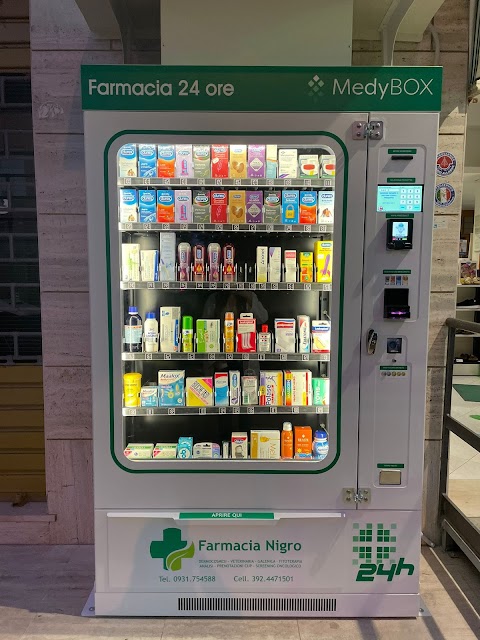 Distributore automatico H24 Farmacia- Pharmacy H24 vending machine