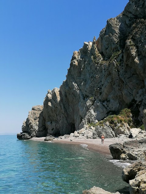 Mongiove Spiaggia e Grotte di Valle Tindari