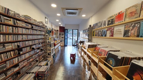 Chicken Records - Music & Vinyl Shop