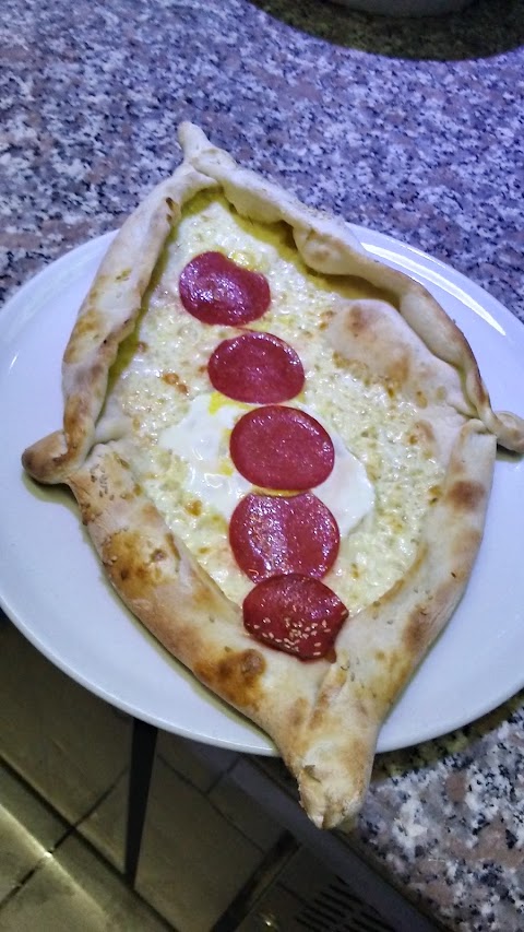 Istanbul Doner Kebab pizza