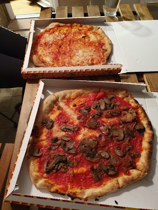 Genny S Pizza Di Bezzati Marco