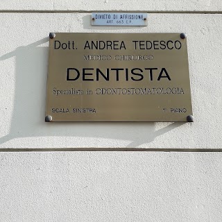 Tedesco Dott. Andrea - Studio Dentistico - Medico-Chirurgo - Specialista in Odontostomatologia e Protesi Dentaria