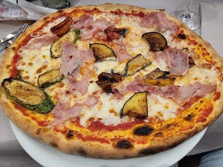 Pizzeria La Taverna